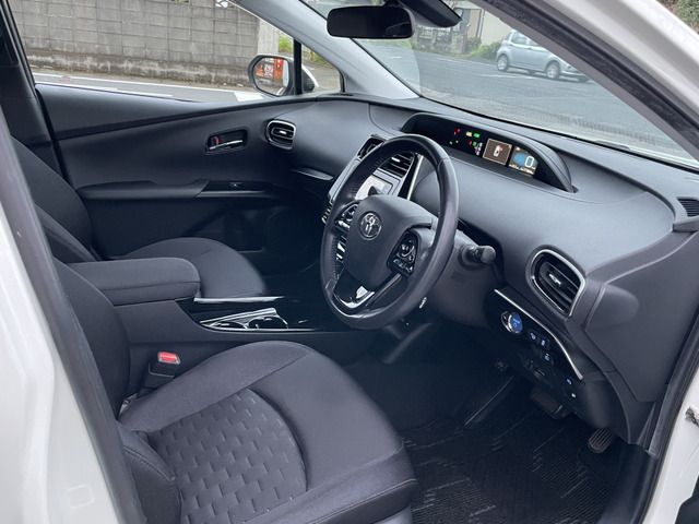 TOYOTA PRIUS PHV 2018