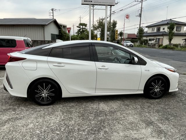 TOYOTA PRIUS PHV 2018