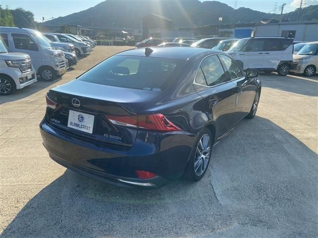 TOYOTA LEXUS IS300h 2018