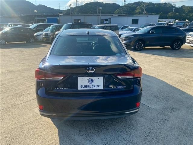 TOYOTA LEXUS IS300h 2018