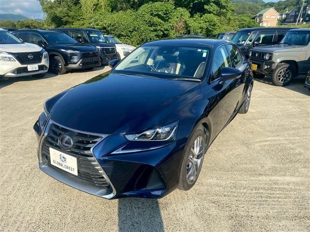 TOYOTA LEXUS IS300h 2018