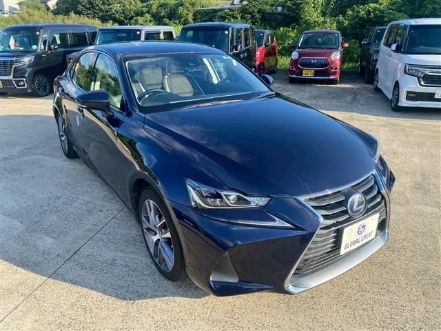 TOYOTA LEXUS IS300h 2018