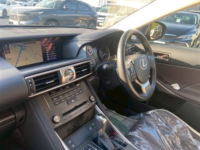 TOYOTA LEXUS IS300h 2018