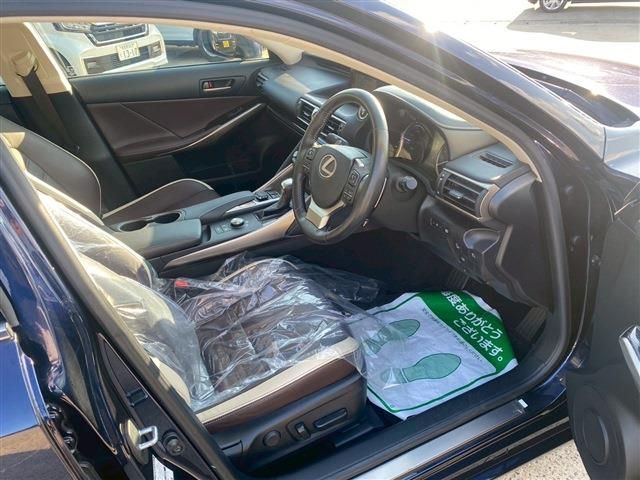 TOYOTA LEXUS IS300h 2018