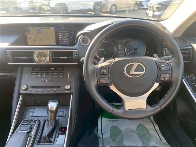 TOYOTA LEXUS IS300h 2018