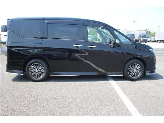 NISSAN SERENA  WG 2023
