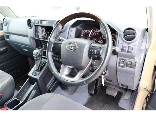 TOYOTA LANDCRUISER 70 2024