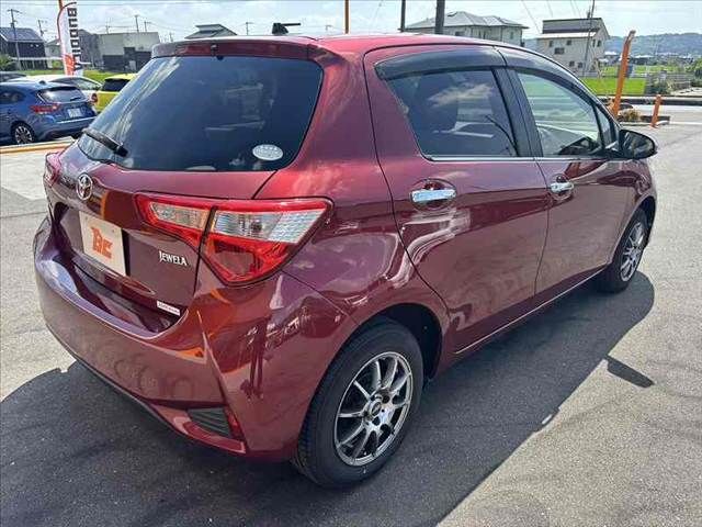 TOYOTA VITZ 2017