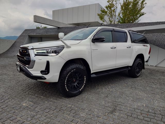 TOYOTA HILUX 4WD 2023