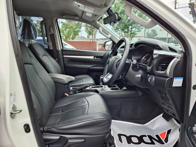 TOYOTA HILUX 4WD 2023