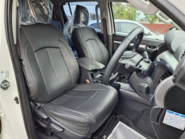 TOYOTA HILUX 4WD 2023