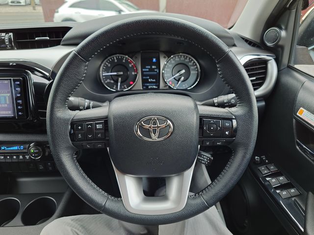 TOYOTA HILUX 4WD 2023