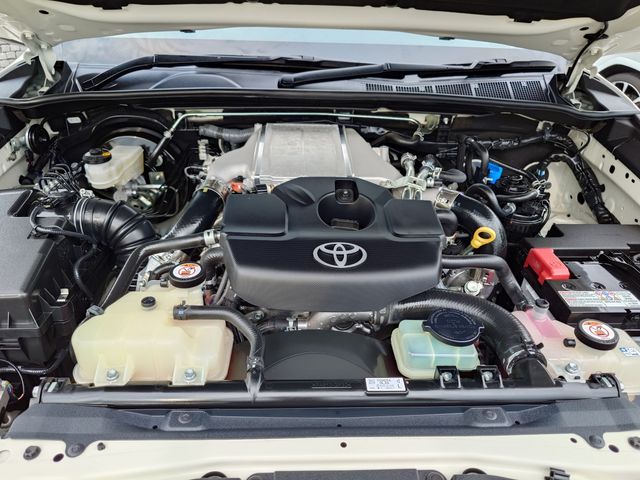 TOYOTA HILUX 4WD 2023