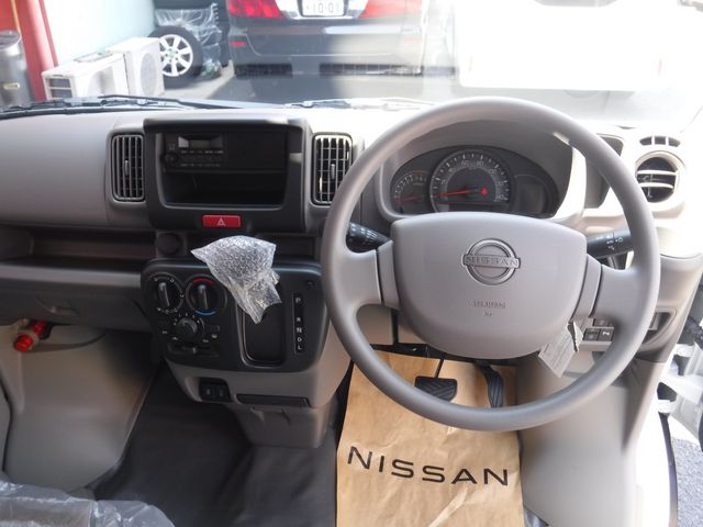 NISSAN CLIPPER van 2025