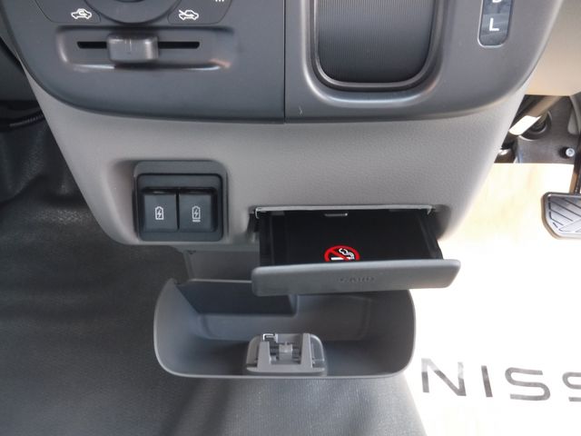 NISSAN CLIPPER van 2025