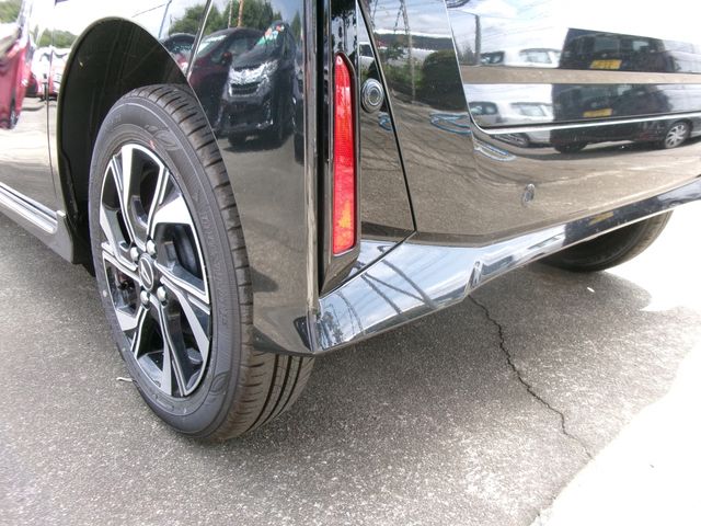 DAIHATSU TANTO CUSTOM 2025