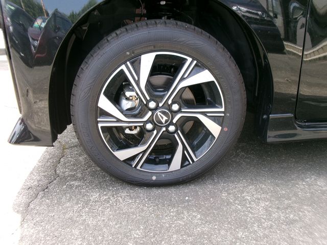 DAIHATSU TANTO CUSTOM 2025