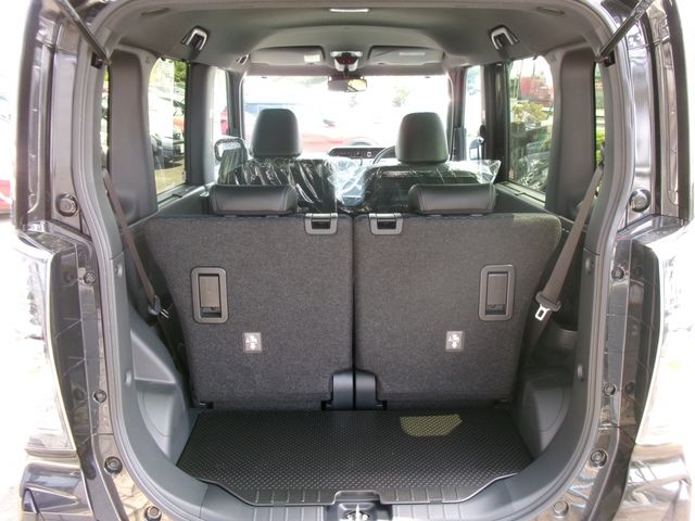 DAIHATSU TANTO CUSTOM 2025