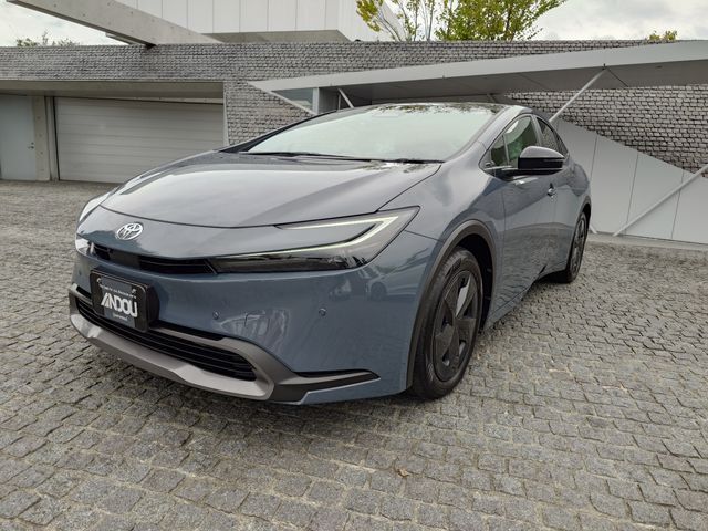 TOYOTA PRIUS 2025