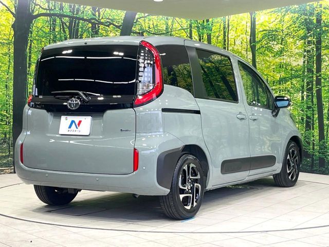 TOYOTA SIENTA HYBRID 2024