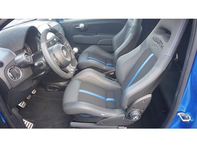 FIAT ABARTH 695 2023