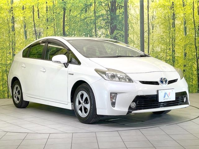 TOYOTA PRIUS 2013