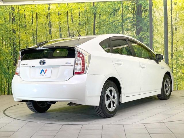 TOYOTA PRIUS 2013