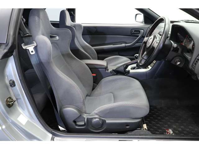 NISSAN SKYLINE GT-R 2000