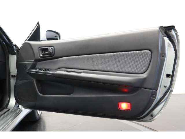 NISSAN SKYLINE GT-R 2000