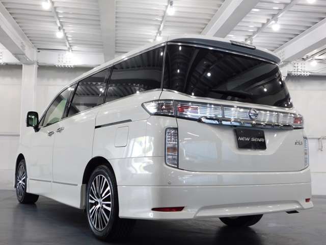 NISSAN ELGRAND 2018