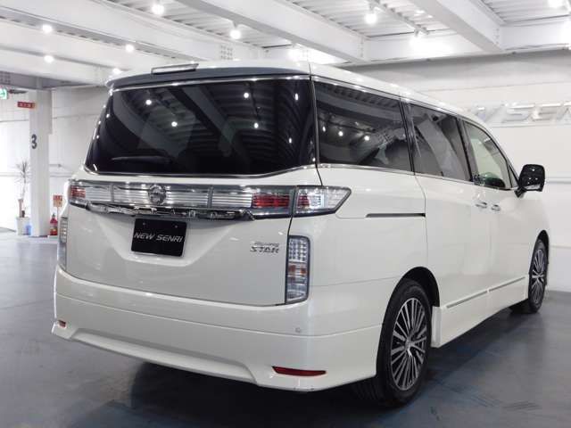 NISSAN ELGRAND 2018