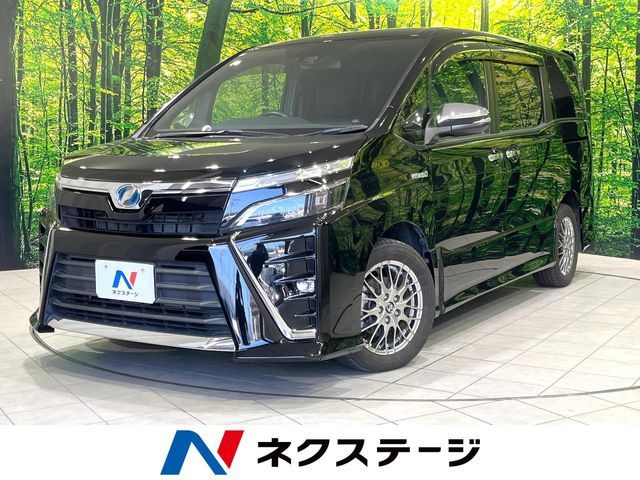 TOYOTA VOXY HYBRID 2018