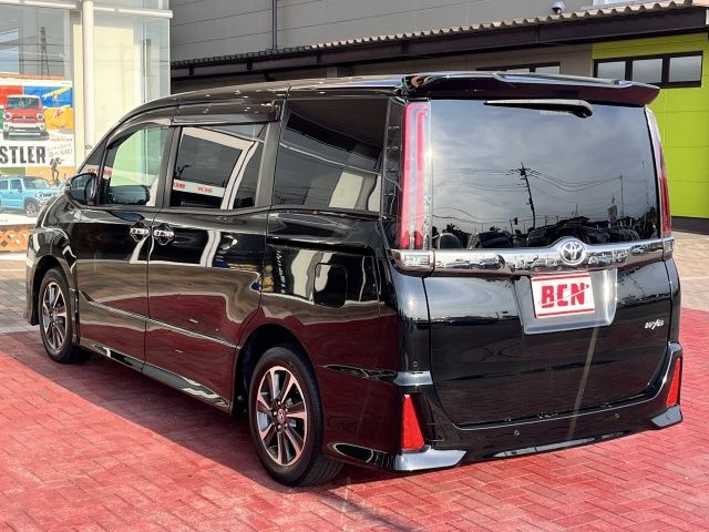 TOYOTA NOAH 2020