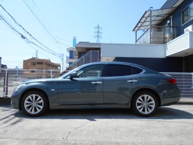 NISSAN FUGA 2010