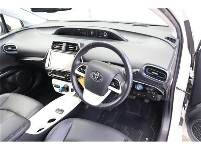 TOYOTA PRIUS 2016