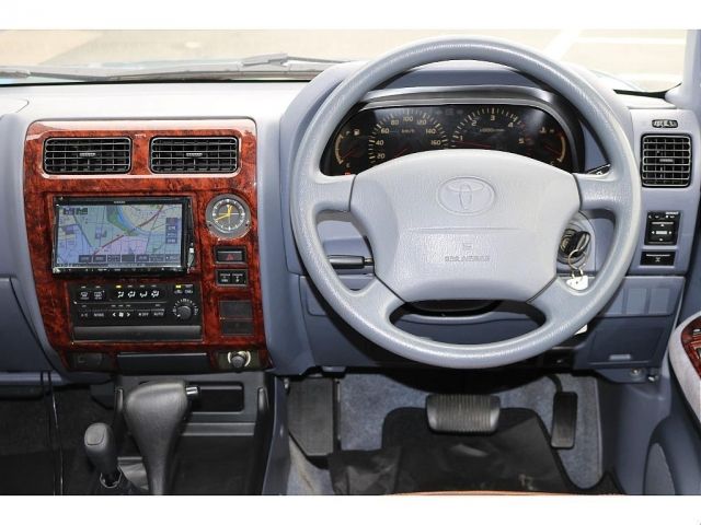 TOYOTA LANDCRUISER PRADO 2001