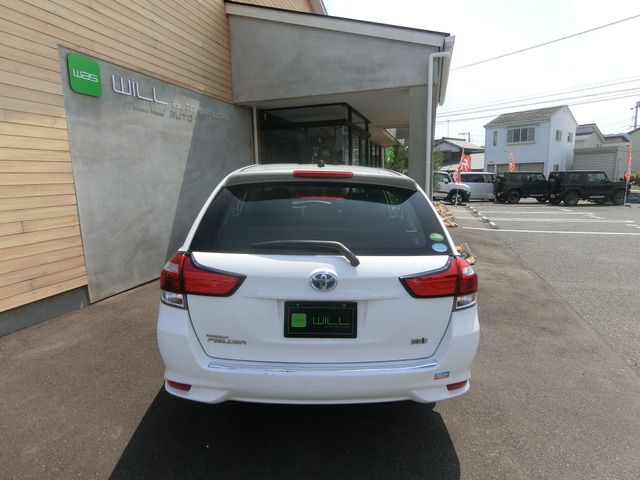 TOYOTA COROLLA FIELDER HYBRID 2018