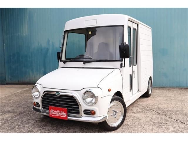 DAIHATSU MIRA van 1996