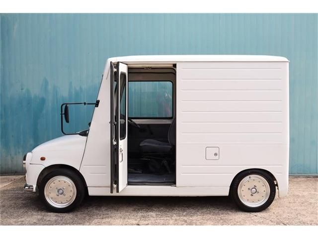 DAIHATSU MIRA van 1996