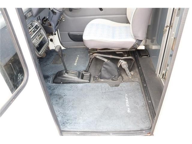 DAIHATSU MIRA van 1996