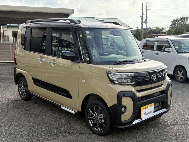 DAIHATSU TANTO FAN CROSS 4WD 2025
