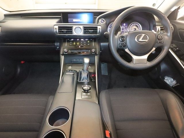 TOYOTA LEXUS IS300h 2014