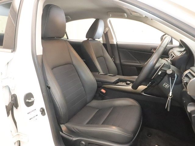 TOYOTA LEXUS IS300h 2014