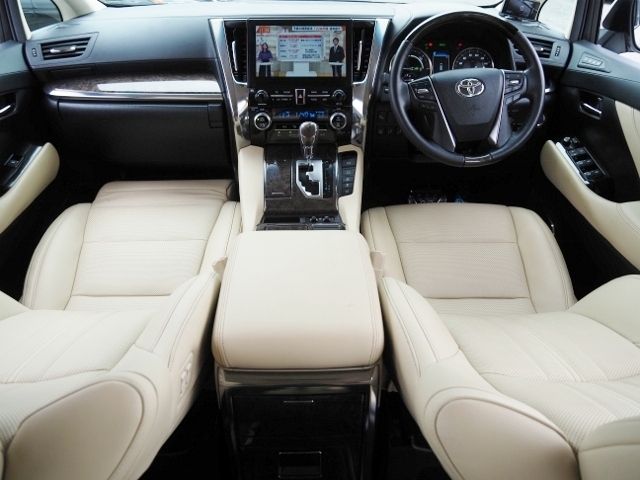 TOYOTA ALPHARD hybrid 4WD 2020