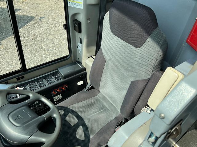 MITSUBISHI FUSOU AERO ACE 2009