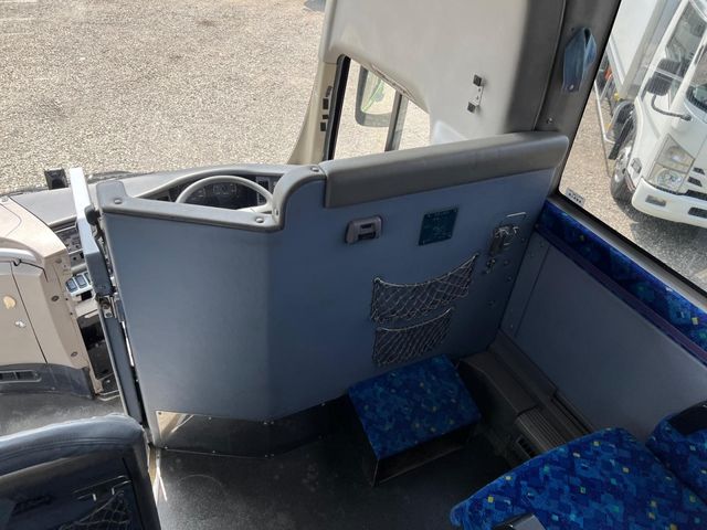 MITSUBISHI FUSOU AERO ACE 2009