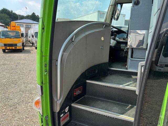 MITSUBISHI FUSOU AERO ACE 2009