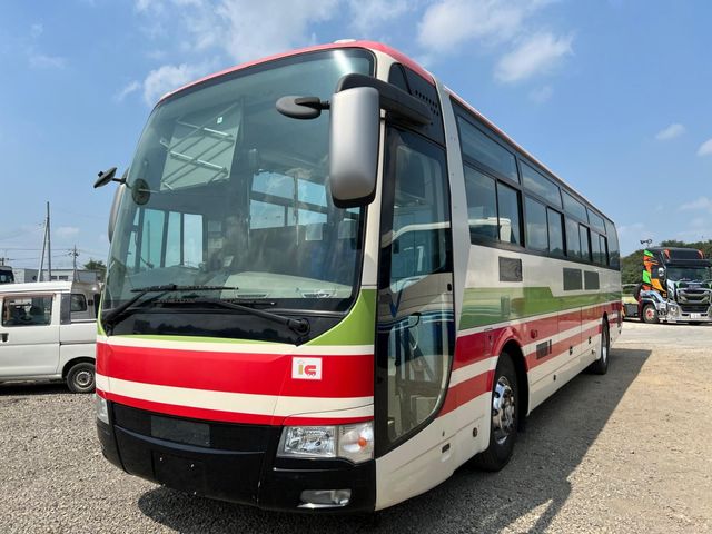 MITSUBISHI FUSOU AERO ACE 2011