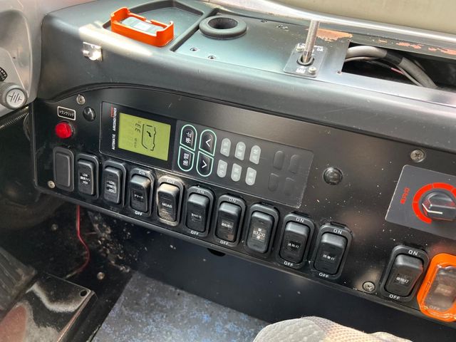 MITSUBISHI FUSOU AERO ACE 2011