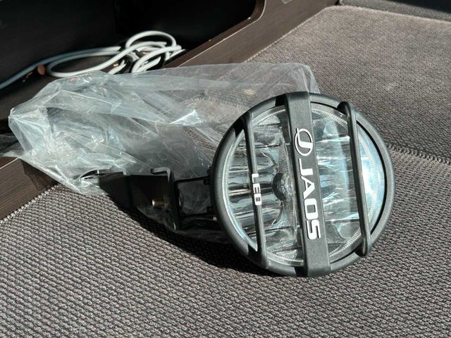 TOYOTA HIACE van 4WD 2022